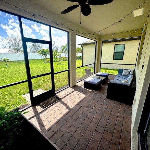 Building Photo - 14598 Cantabria Dr