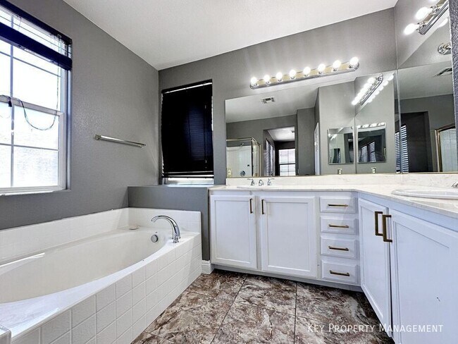 Building Photo - 10076 Bright Charisma Ct