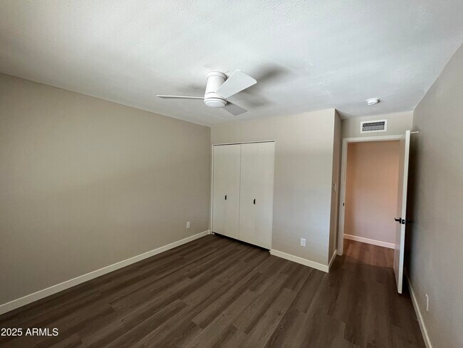 Building Photo - 10801 N 43rd Dr