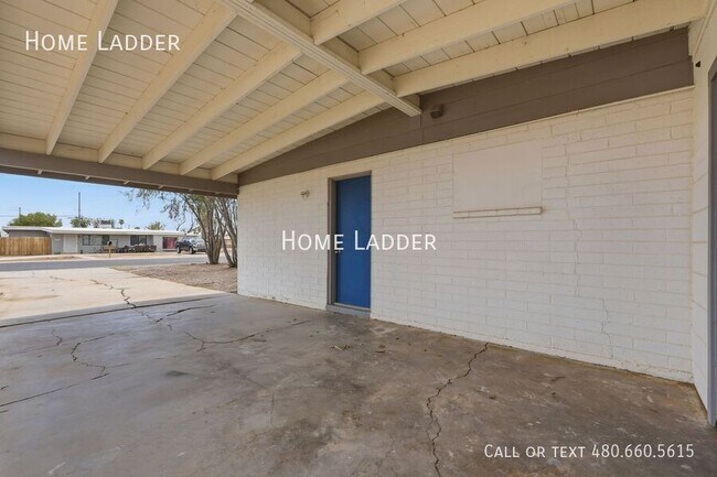 Building Photo - 596 W Harding Ave