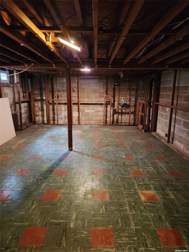 Building Photo - 14 Oakwood Rd