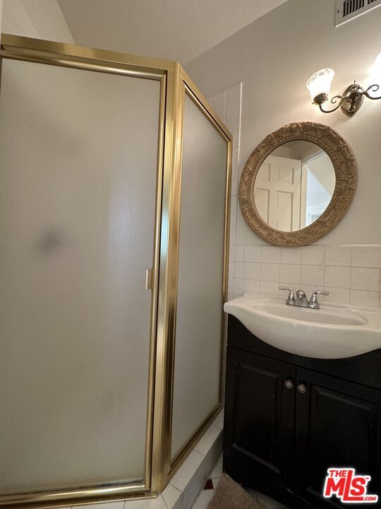 Building Photo - 623 Palisades Ave