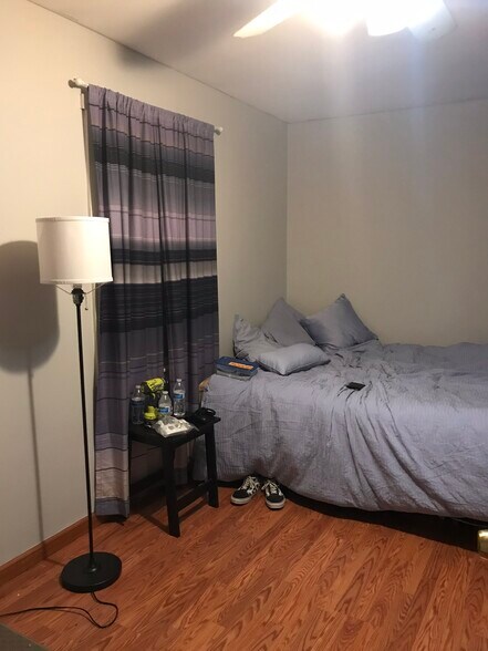 Building Photo - 201 Lock St