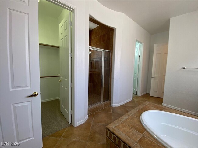 Building Photo - 2768 Kindeace Ave