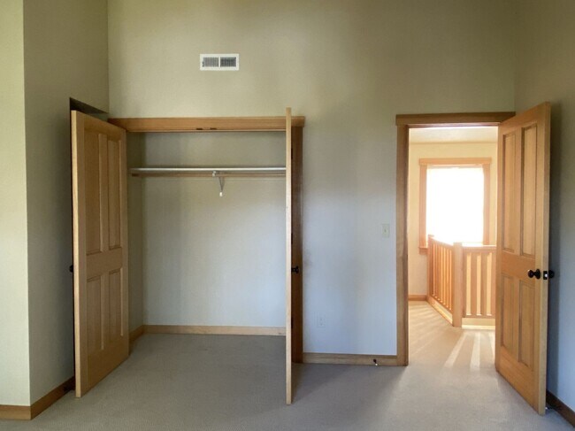 Building Photo - Perfection in Mosier