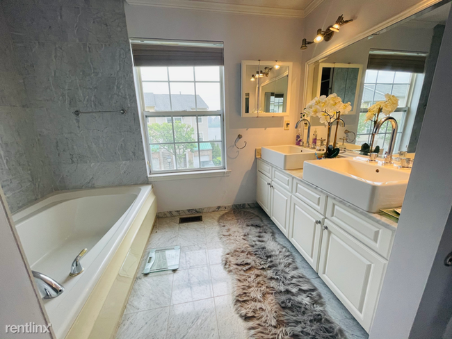 Building Photo - 3 br, 2.5 bath Townhome - 62 Bergen Ridge ...