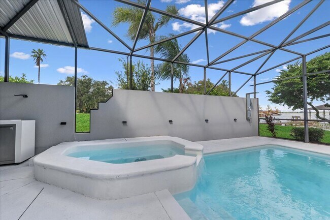 Building Photo - 3824 Gaines Dr