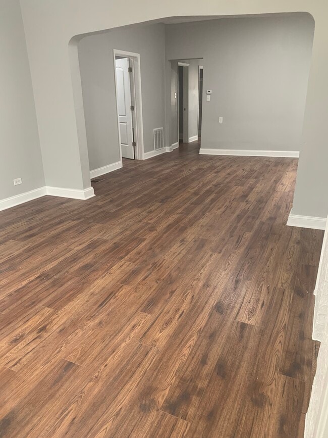 Building Photo - 7841 S Marquette Ave