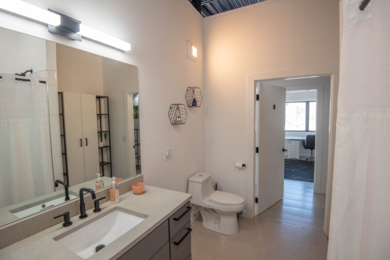 Building Photo - 215 S Jefferson Ave