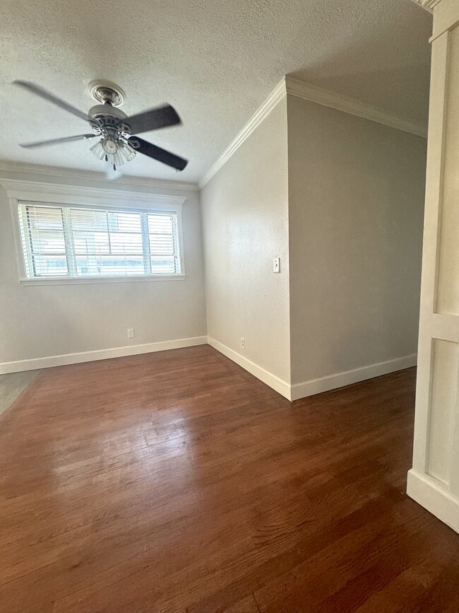 Building Photo - 3504 Lewis Ln