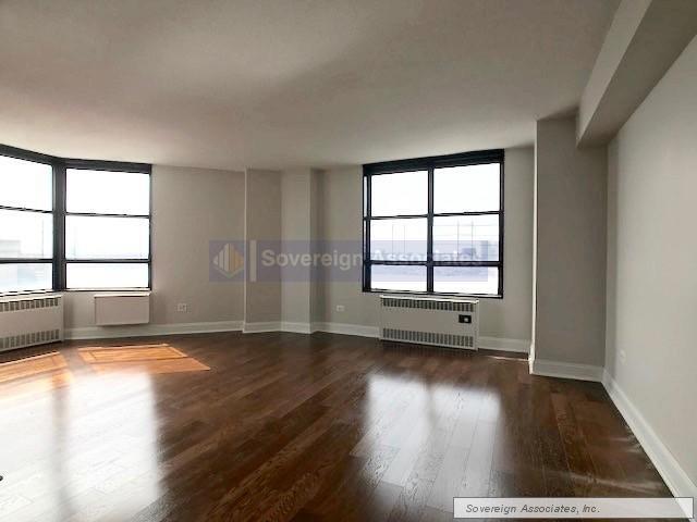 Primary Photo - 3333 Broadway