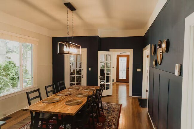 Building Photo - Historic Charm Meets Modern Comfort – Fully Furnished ~ $1000 Move in Special if Rented Furnished