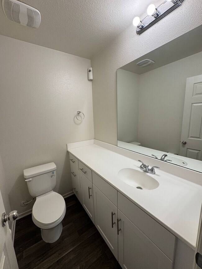 Building Photo - 3 Bedroom Brand New Home!
