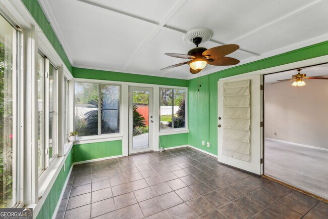 Building Photo - 81 Retreat Pl