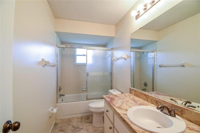 Building Photo - 2069 Country Meadows Ln