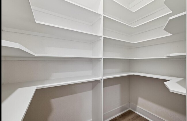 Building Photo - 2725 Avenue F