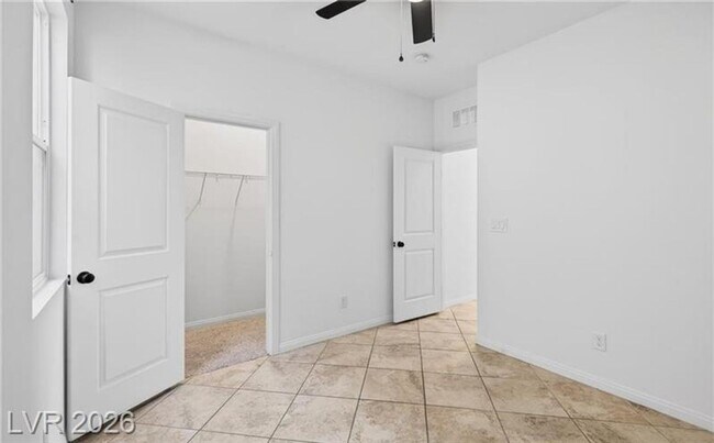Building Photo - Gorgeous , 5 bedroom /3 Bath  with huge backyard finished with pavers! Great location!