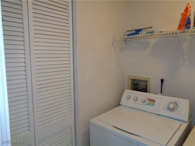 Building Photo - 6260 Bellerive Ave