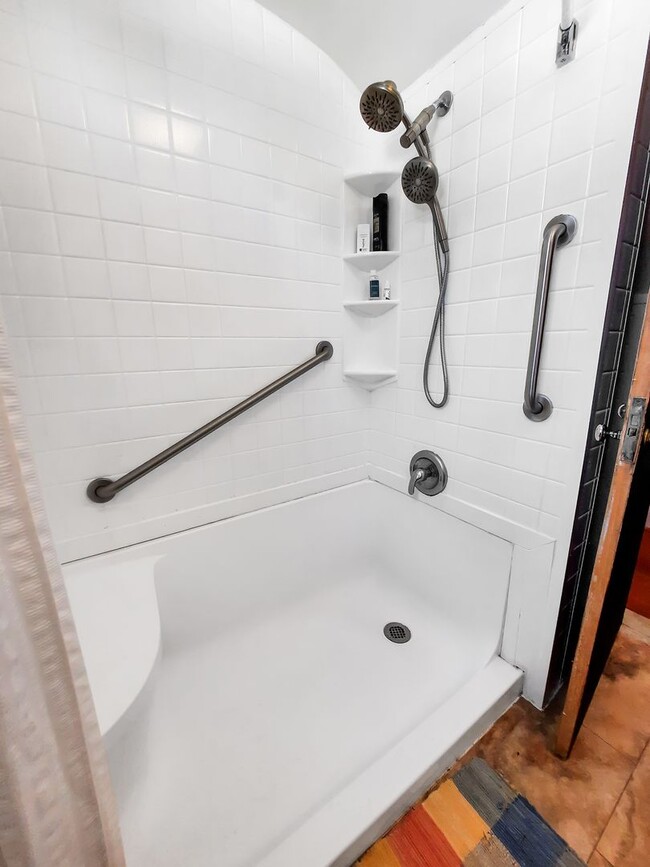 Building Photo - Spacious 4BR Rancher w/ Separate Basement space & Accessible Features – Sudbrook Park