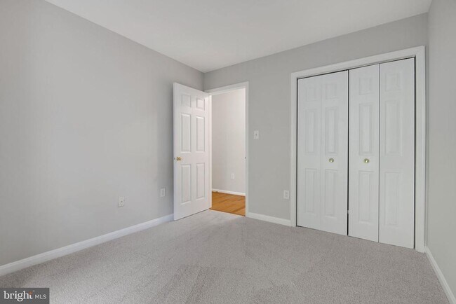 Building Photo - 7267 Olde Lantern Way