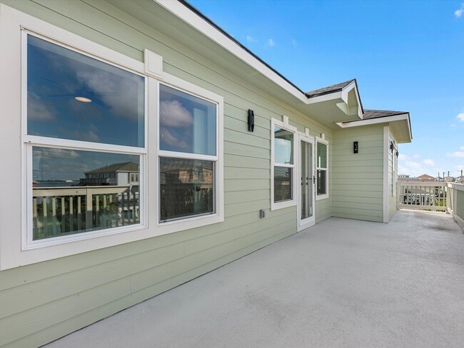 Building Photo - 1102 64th St