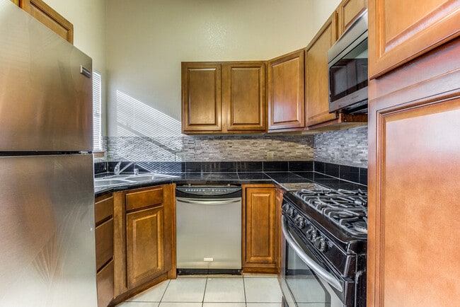 Building Photo - Prestigious Tri Level Home on East Side