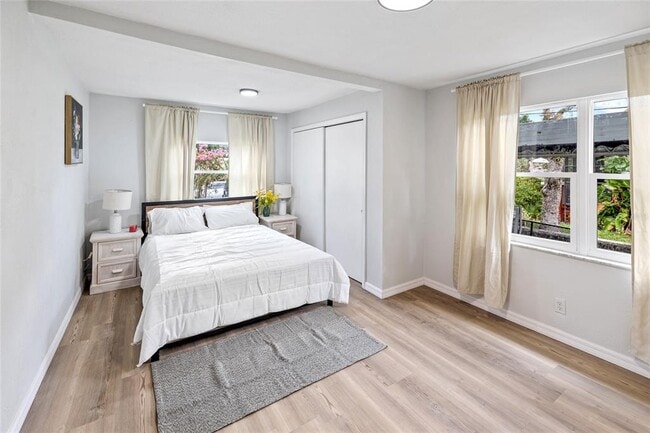 Building Photo - 3607 E 24th Ave