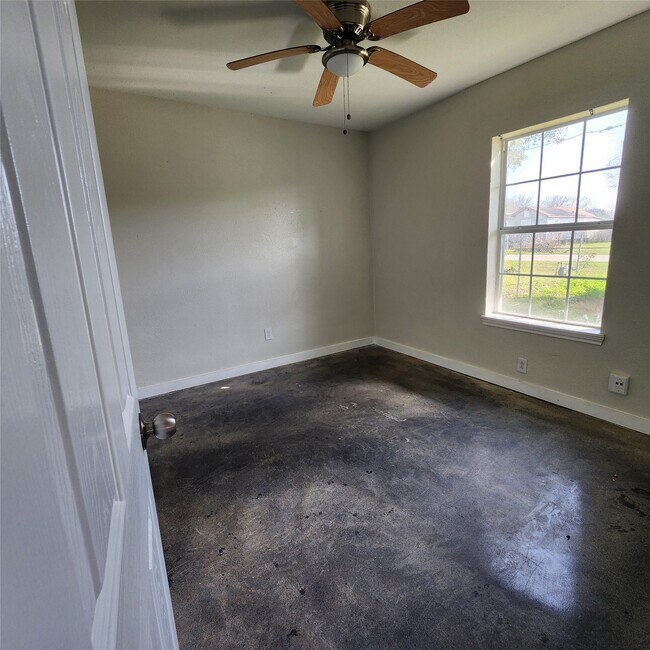 Building Photo - 4710 Pelican