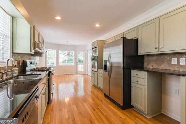 Building Photo - 2820 Hosea L Williams Dr NE