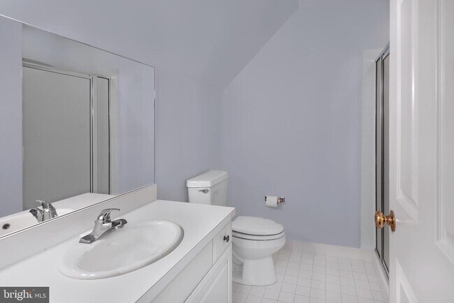 Building Photo - 3 Maidstone Ct