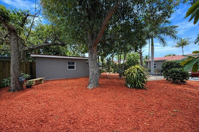 Building Photo - 1316 NE 2nd Ave