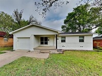 Building Photo - 2307 Cardinal Ln