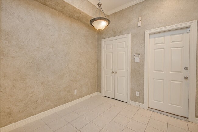Building Photo - 13619 Brookbluff Ln