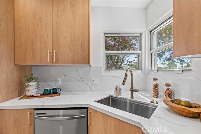 Building Photo - 2105 Pass