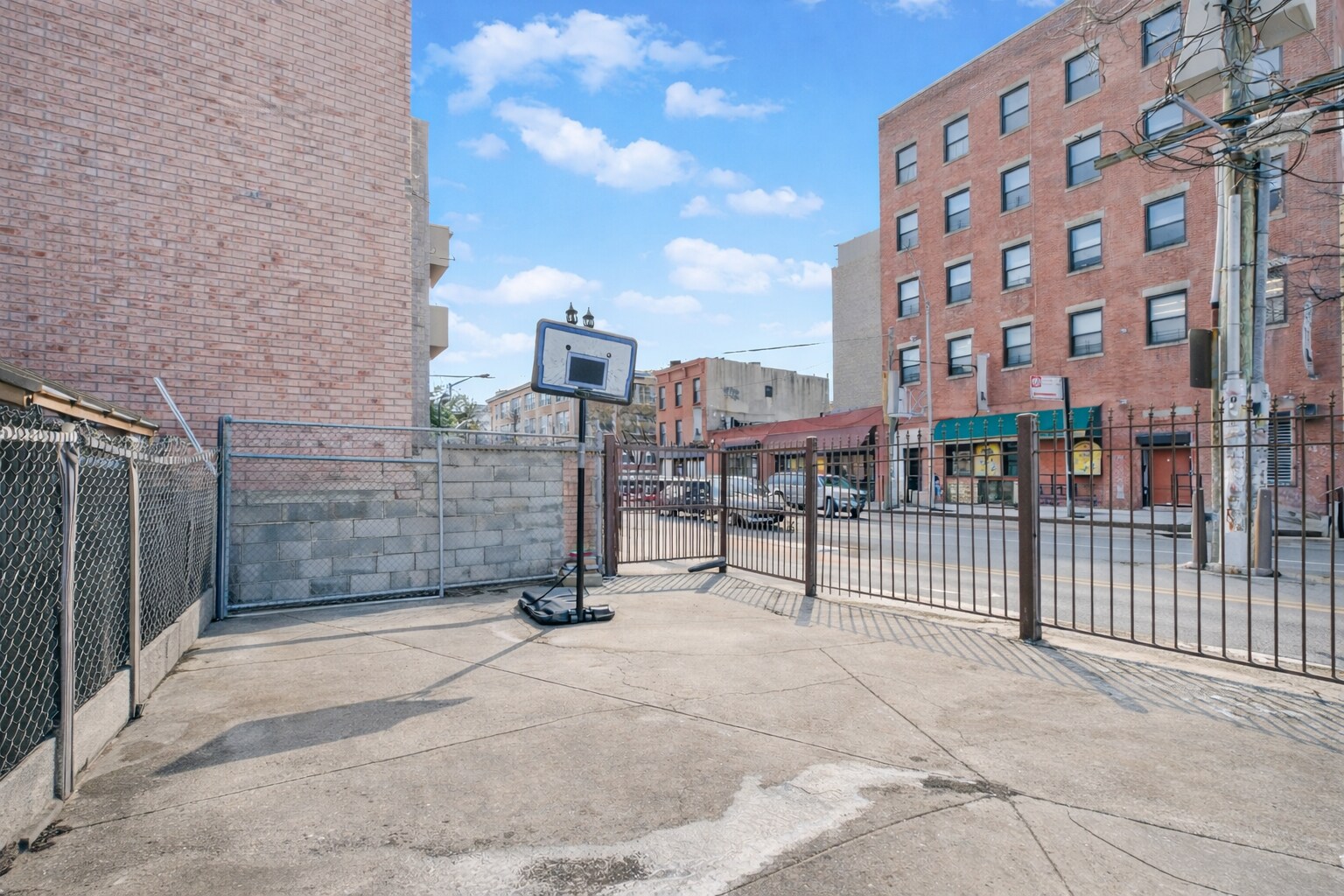 Building Photo - 384 Lafayette Ave