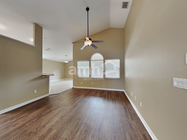 Building Photo - 1591 Crawford Dr