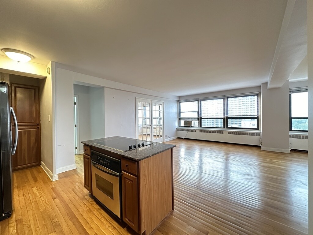 Building Photo - 4180 N Marine Dr