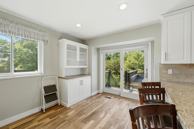 Building Photo - 12 E 500 S