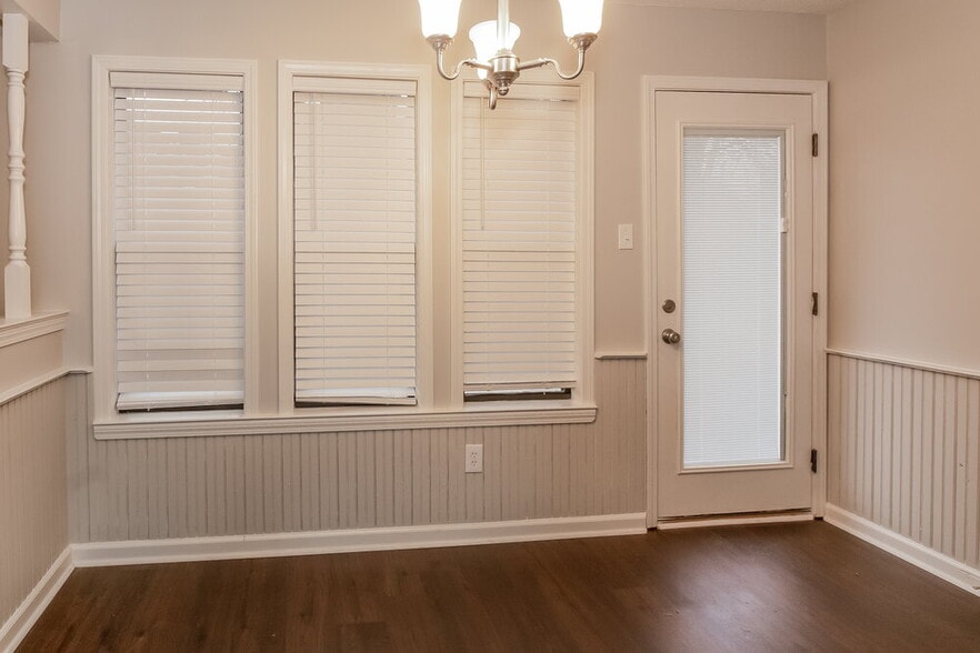 Building Photo - 6042 Bartley Ridge Dr