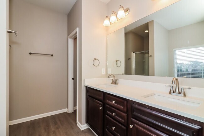 Building Photo - 311 Upper Pheasant Ct