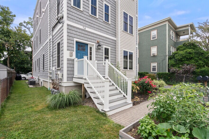 Building Photo - 74 Brookley Rd