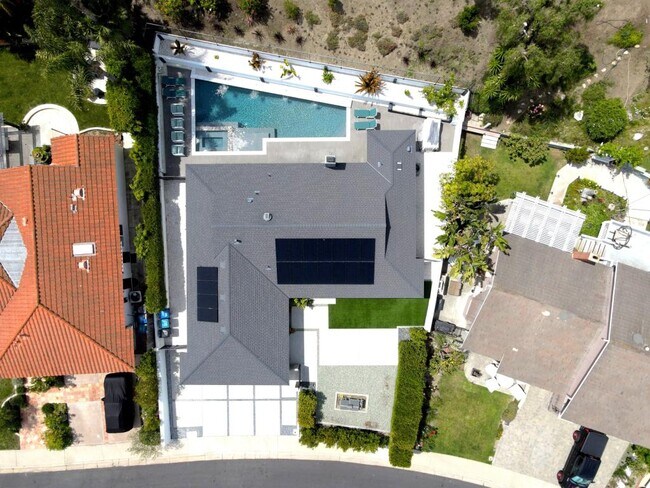 Building Photo - 25761 Serenata Dr