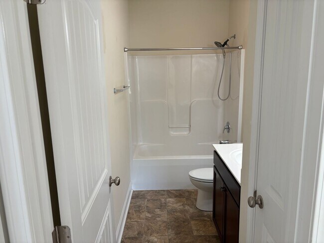 Building Photo - 292 Clearwater Dr