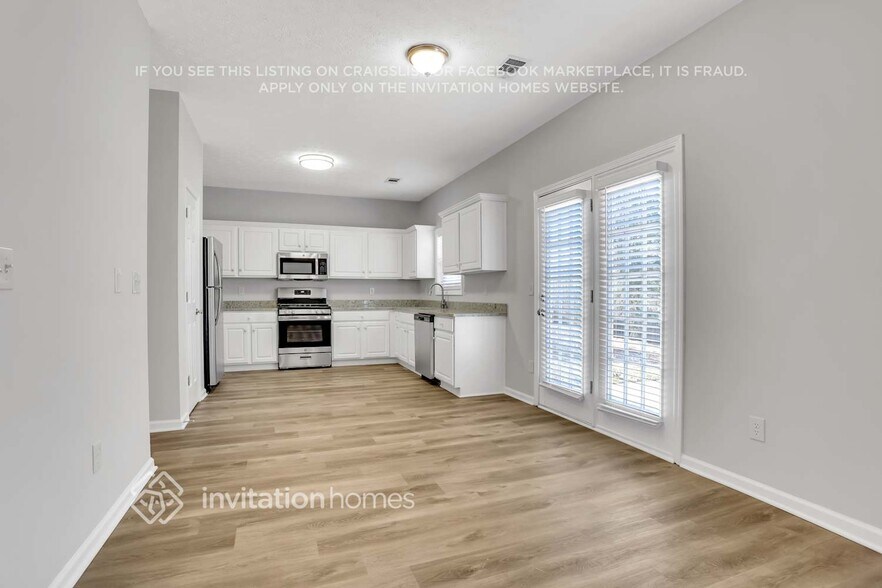 Building Photo - 1230 Everwood Dr SW