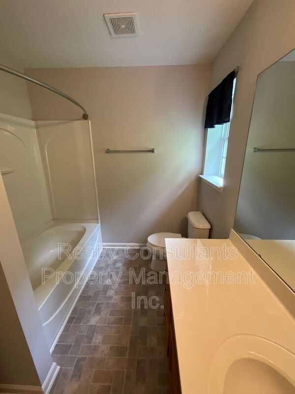 Building Photo - 239 Bridford Downs