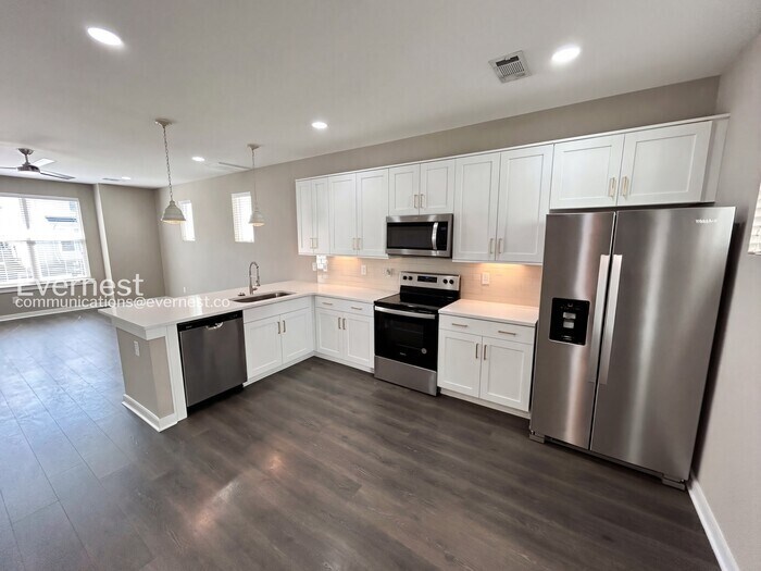 Building Photo - 305 Jeffries Wy