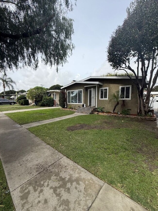 Building Photo - 5943 E Adderley Dr
