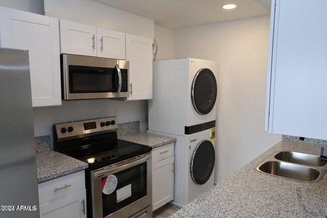 Building Photo - 3828 N 32nd St