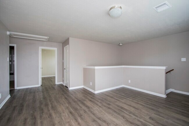 Building Photo - 2209 Onyx Ct