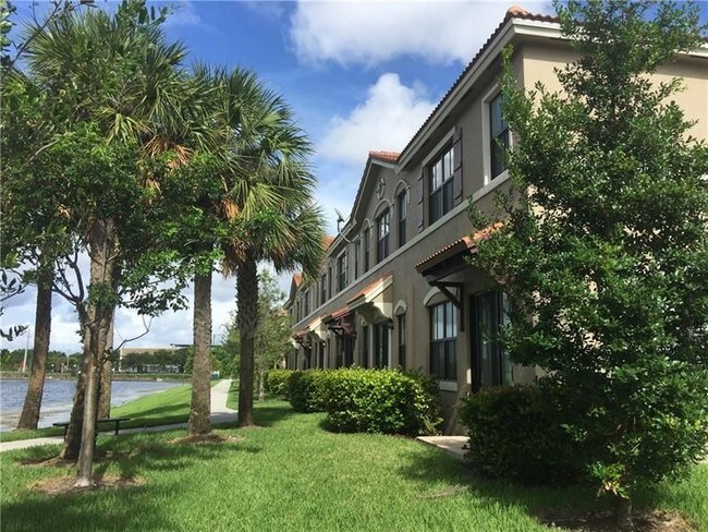 Building Photo - Marvelous Madison Place Townhome